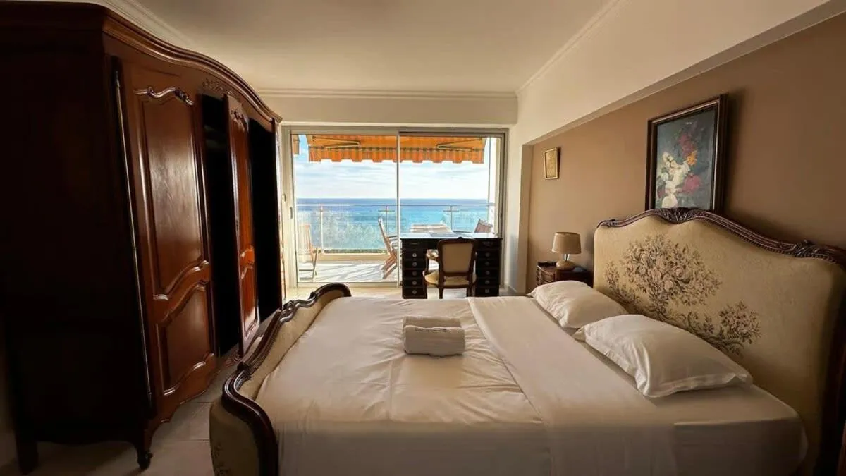 Image 1 of A069-Apt in residence with pool and sea view – Cannes