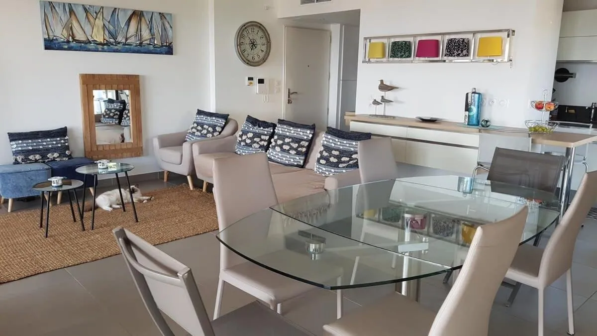 Image 4 of A096 – Superbe appartement avec vue Mer et Piscine