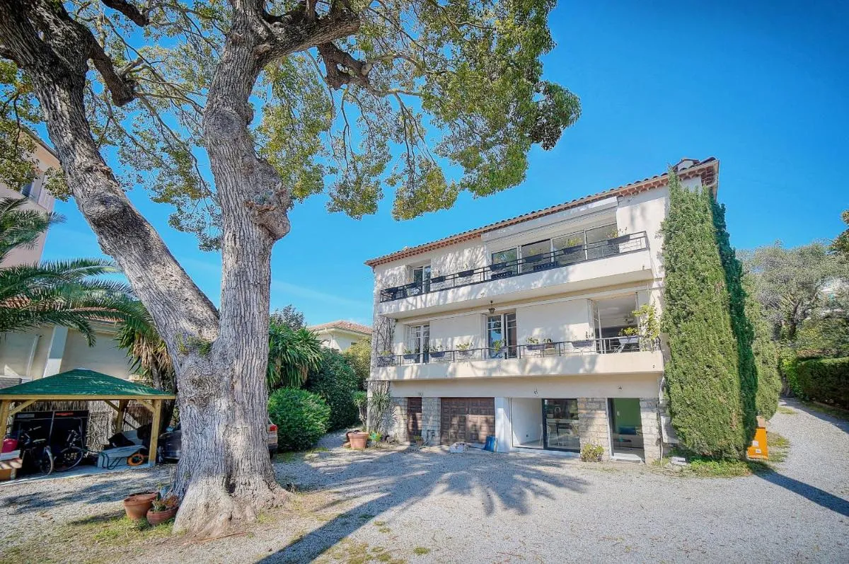 Image 5 of A2B241 T3 REZ-de-JARDIN PROCHE PLAGES