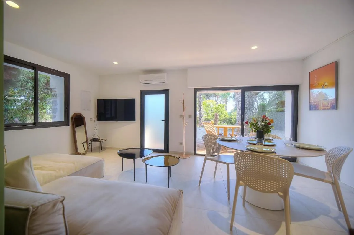 Image 4 of A2B241 T3 REZ-de-JARDIN PROCHE PLAGES