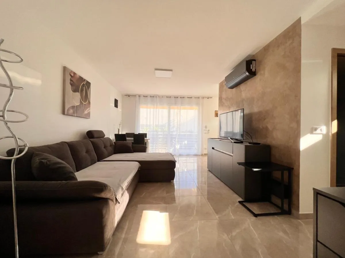 Image 4 of APPART/PALM BEACH/ CANNES