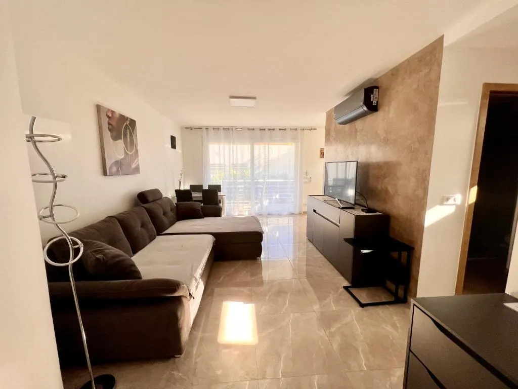 Image of APPART/PALM BEACH/ CANNES