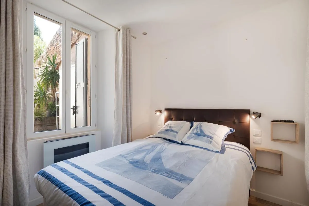 Image 1 of À 1km Plage du Midi et Palais des Festivals – Appartement Centre Cannes avec Cour Extérieur Privée