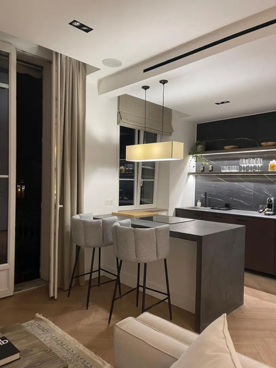 Image 2 of A 2 pas de la croisette