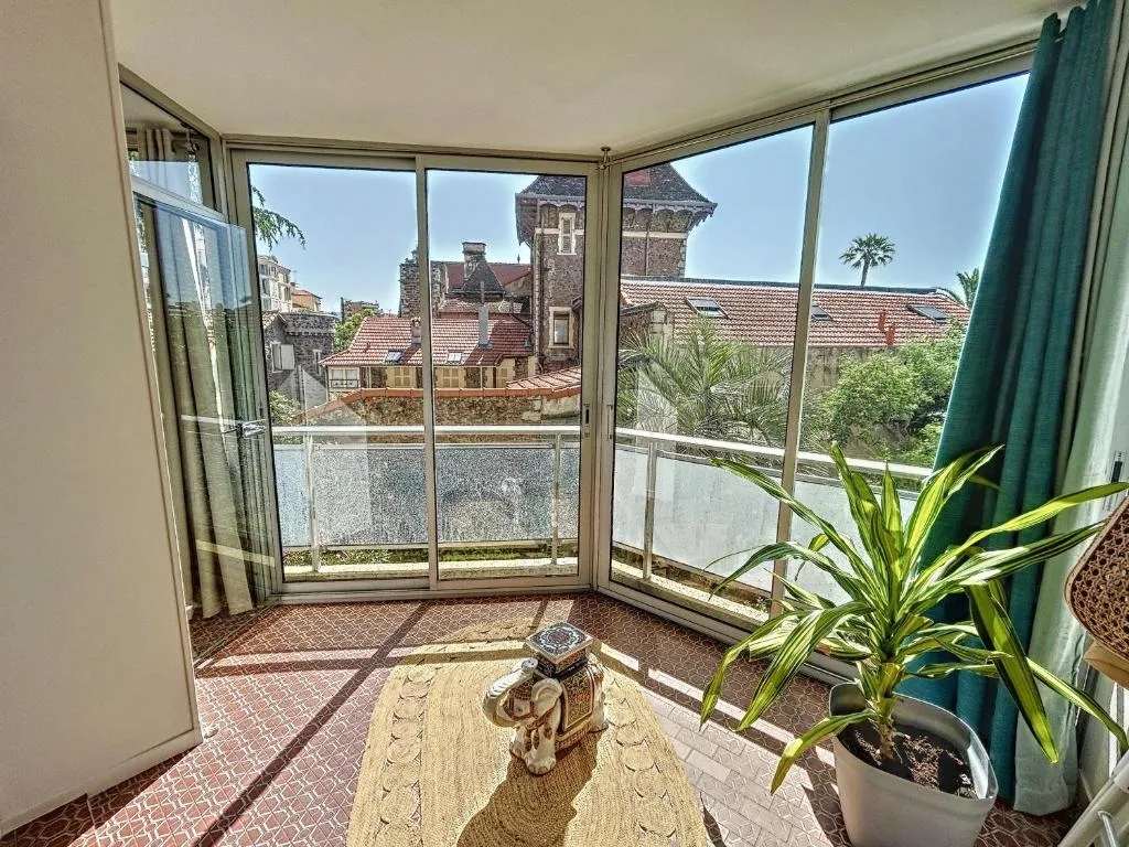 Image of A 2 pas des plages du Midi, 261L DEPER