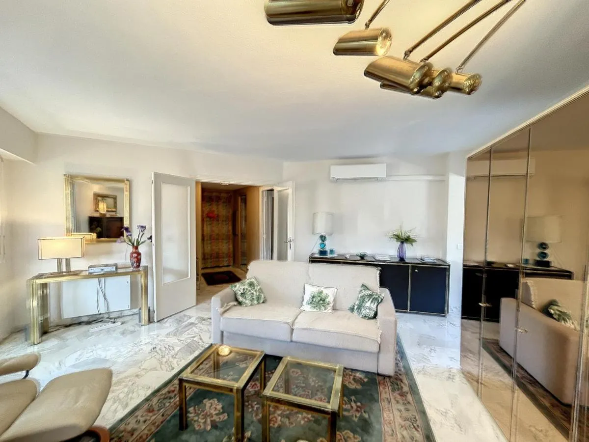 Image 3 of A 2 pas des plages du Midi, 261L DEPER