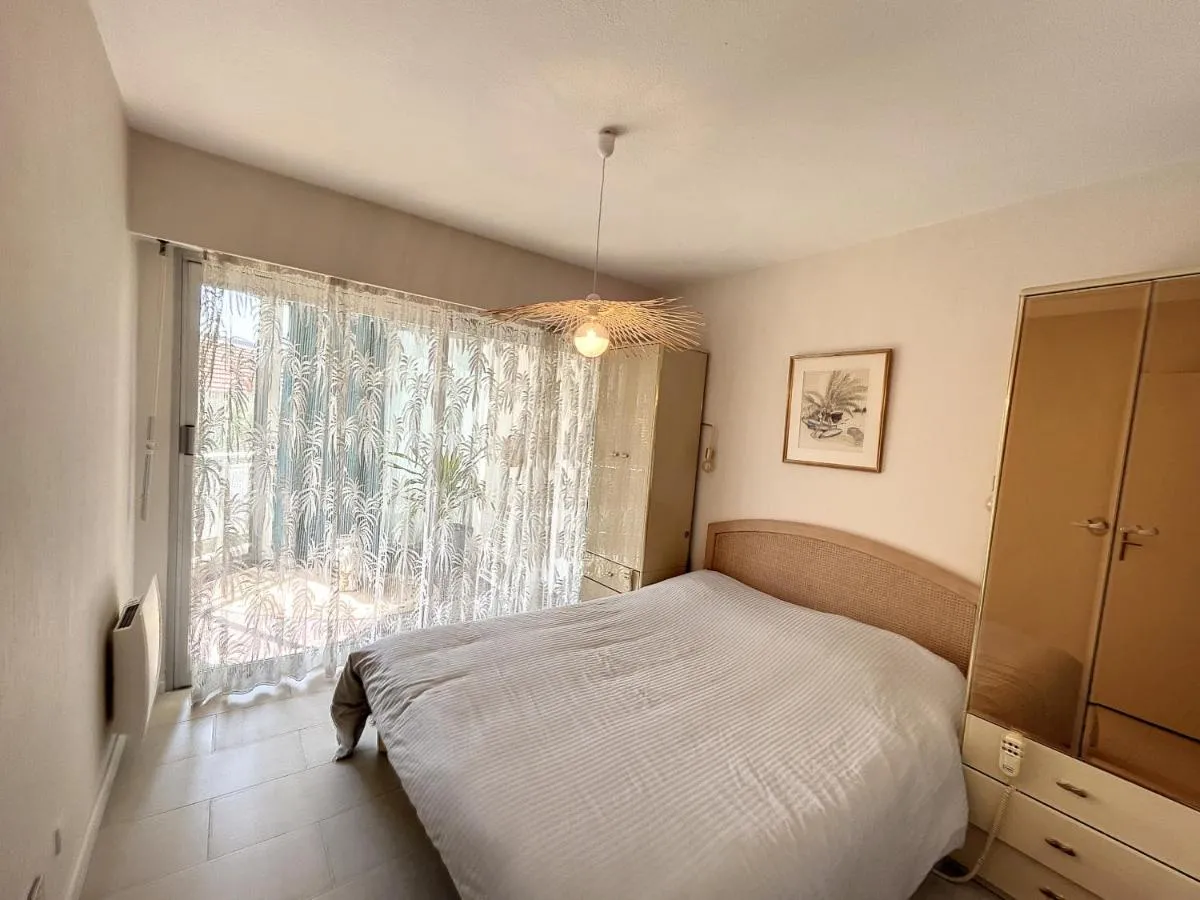 Image 6 of A 2 pas des plages du Midi, 261L DEPER