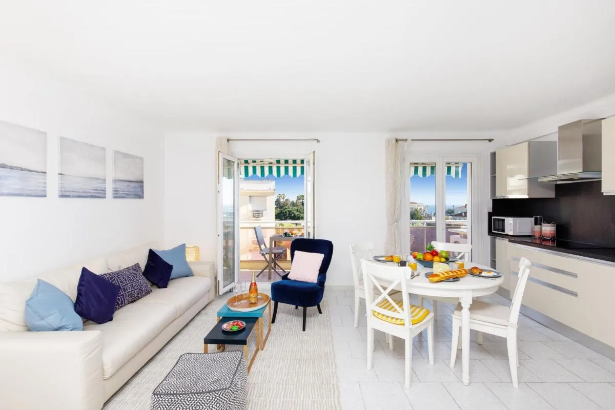 Image 3 of Alexandra YourHostHelper