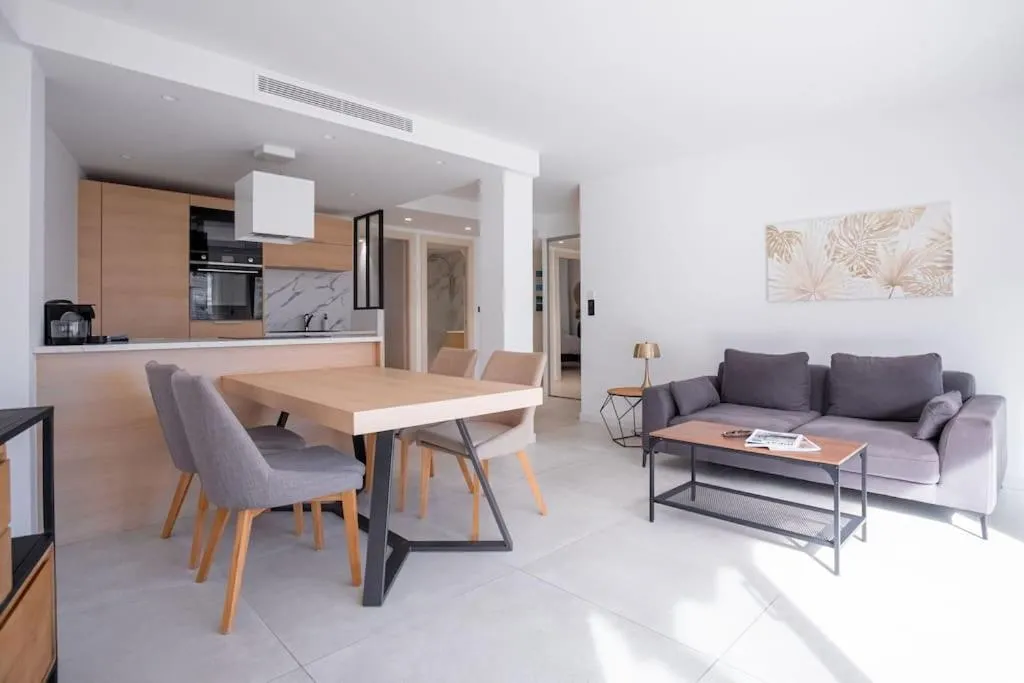 Image of Amazing Apartment With Private Terrace & Full Air Conditioning – Walk To The Beach, La Croisette! – Latour Maubourg 18 by Halldis