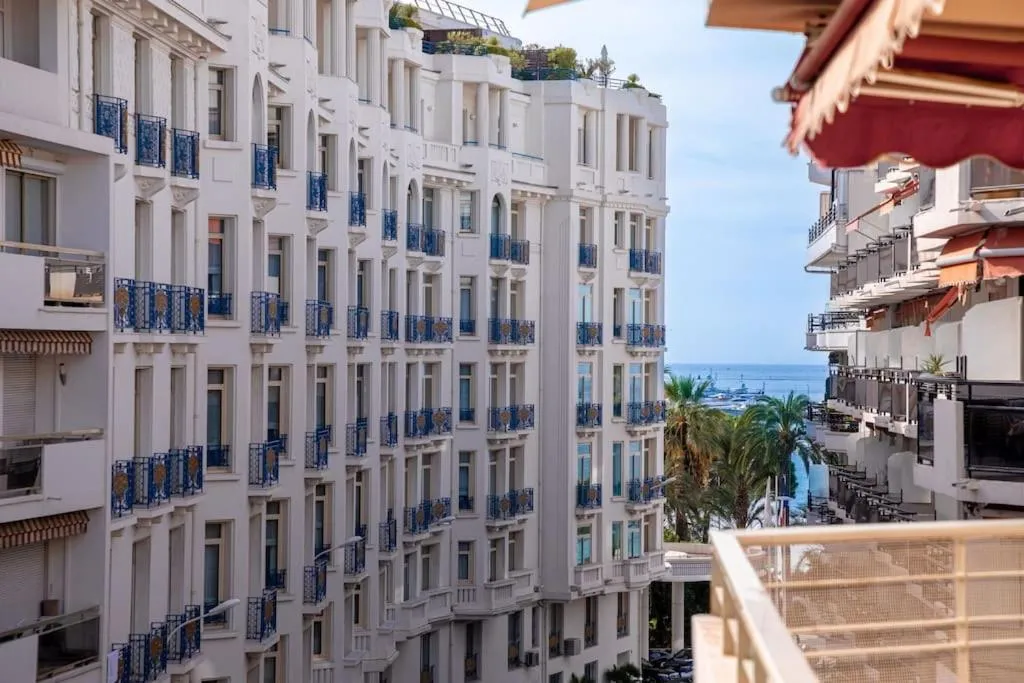 Image 5 of Amazing Apartment With Private Terrace & Full Air Conditioning – Walk To The Beach, La Croisette! – Latour Maubourg 18 by Halldis