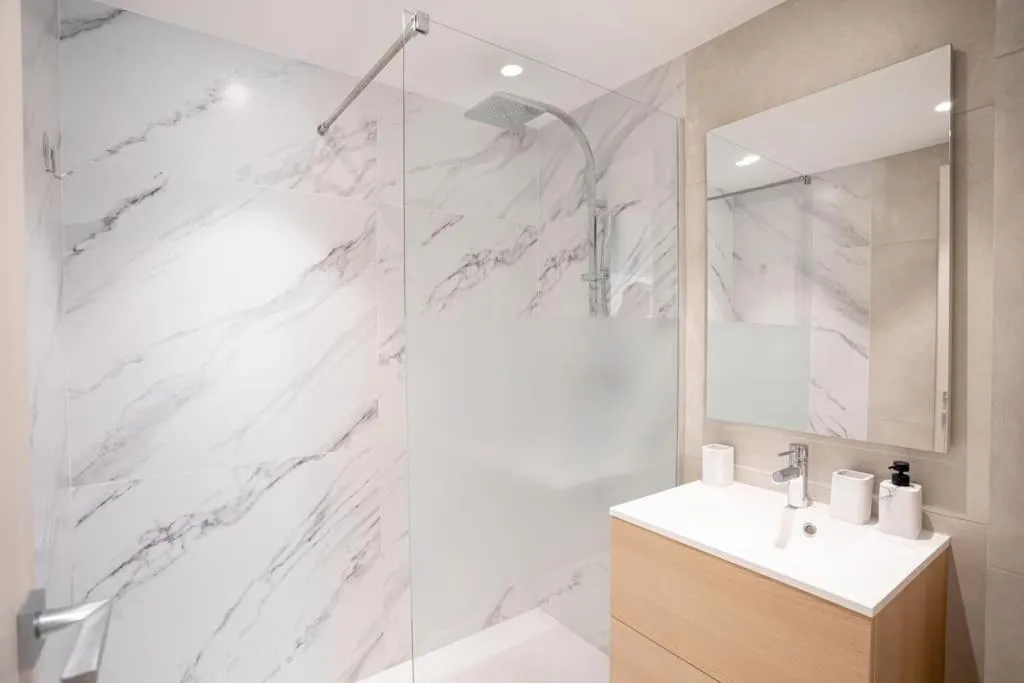 Image 2 of Amazing Apartment With Private Terrace & Full Air Conditioning – Walk To The Beach, La Croisette! – Latour Maubourg 18 by Halldis