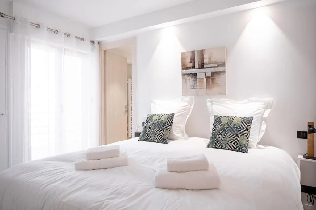 Image 1 of Amazing Apartment With Private Terrace & Full Air Conditioning – Walk To The Beach, La Croisette! – Latour Maubourg 18 by Halldis