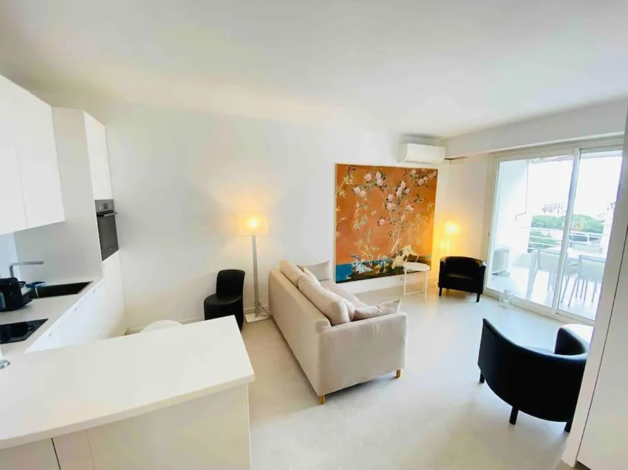 Image of Amazing sea view, parking, easy beach access