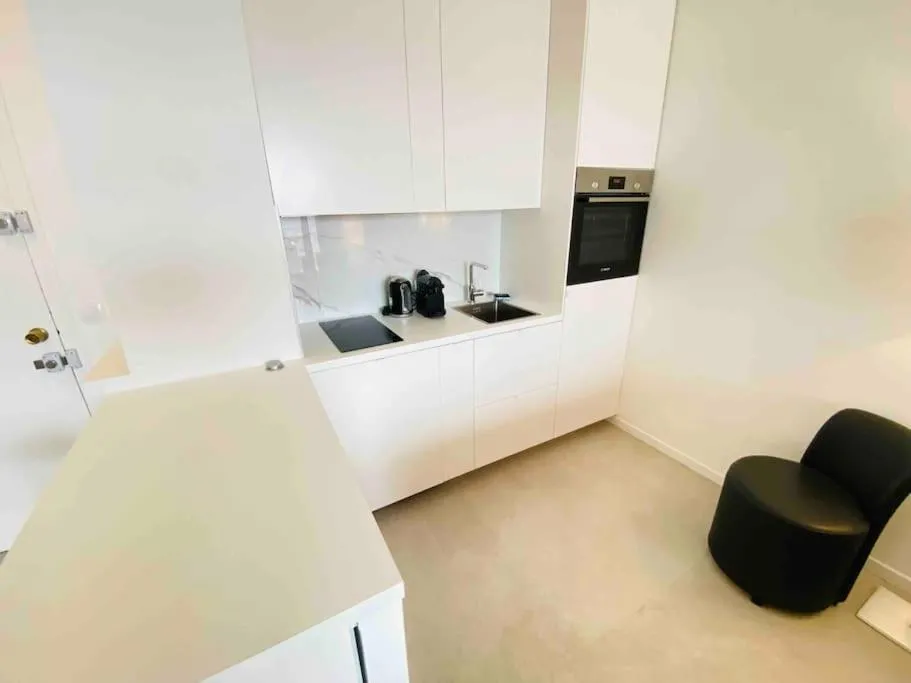 Image 6 of Amazing sea view, parking, easy beach access