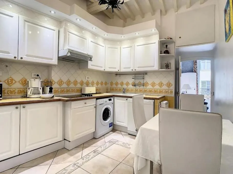 Image 2 of Apartment Center of Cannes, Croisette