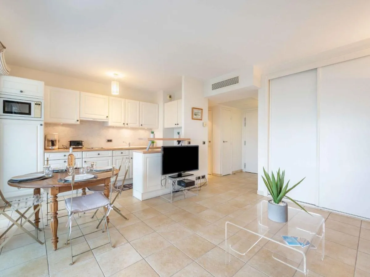 Image 2 of Apartment Cristal Croisette-4 by Interhome