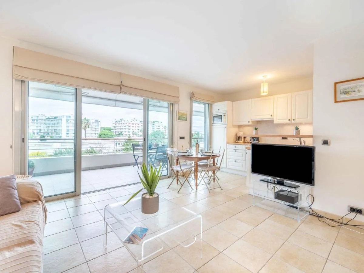 Image 6 of Apartment Cristal Croisette-4 by Interhome