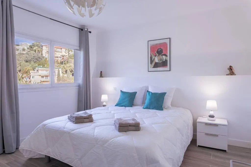 Image 1 of Apartment With Panoramic Sea View, Walk To The Beach – Maréchal Juin by Halldis