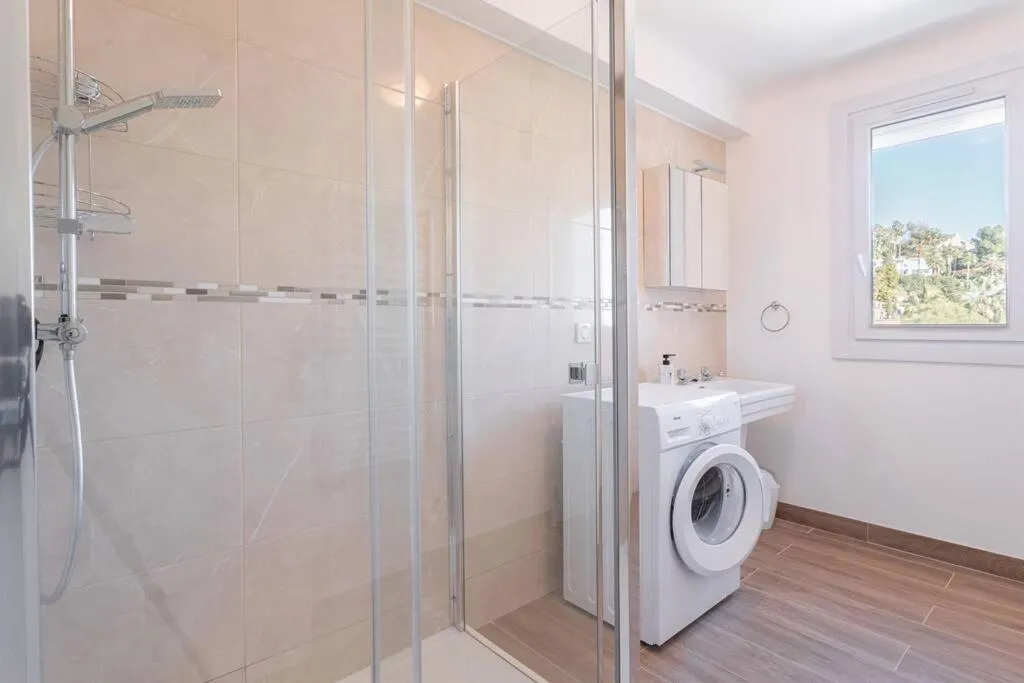 Image 6 of Apartment With Panoramic Sea View, Walk To The Beach – Maréchal Juin by Halldis