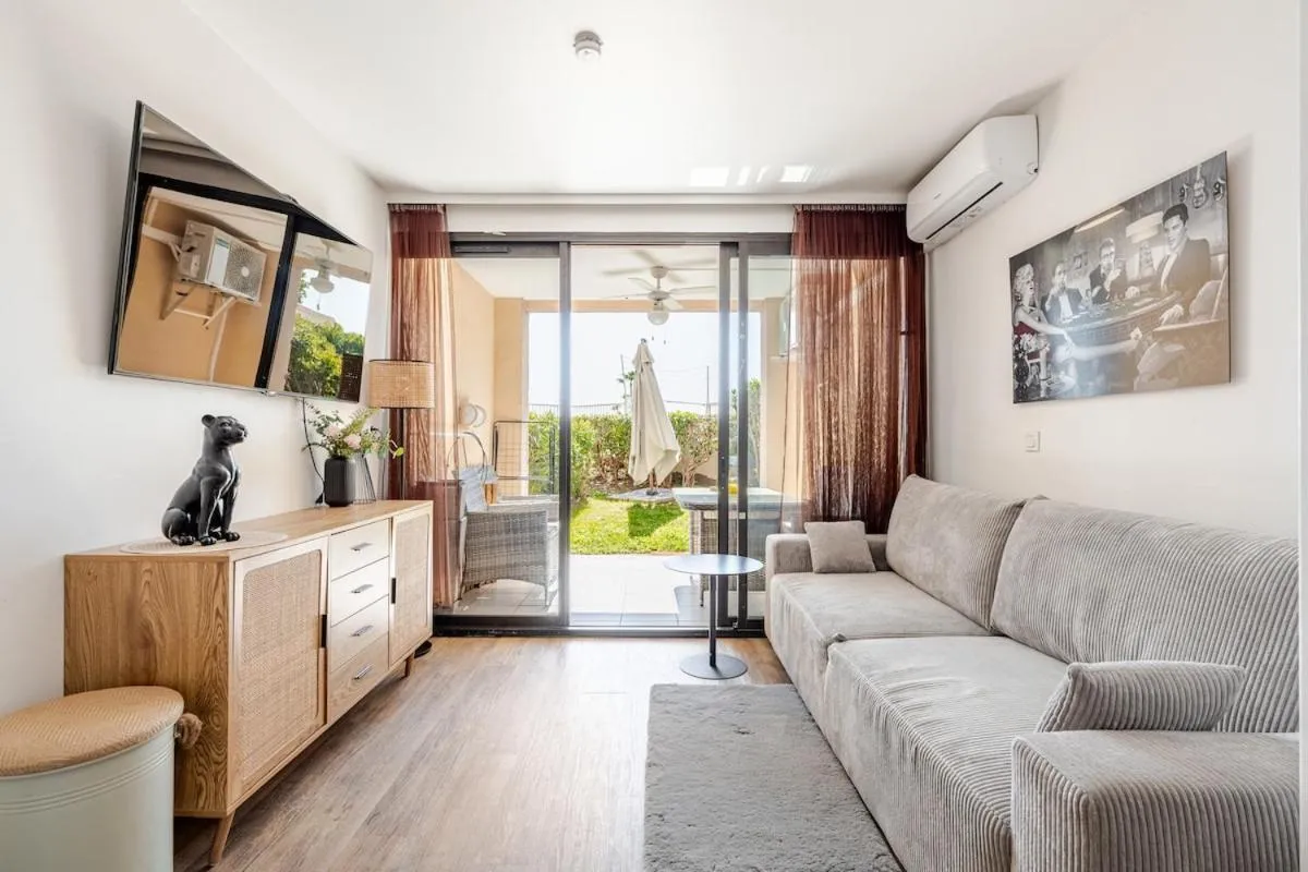 Image 5 of Apartment with Garden, Pool, Sea View and Parking