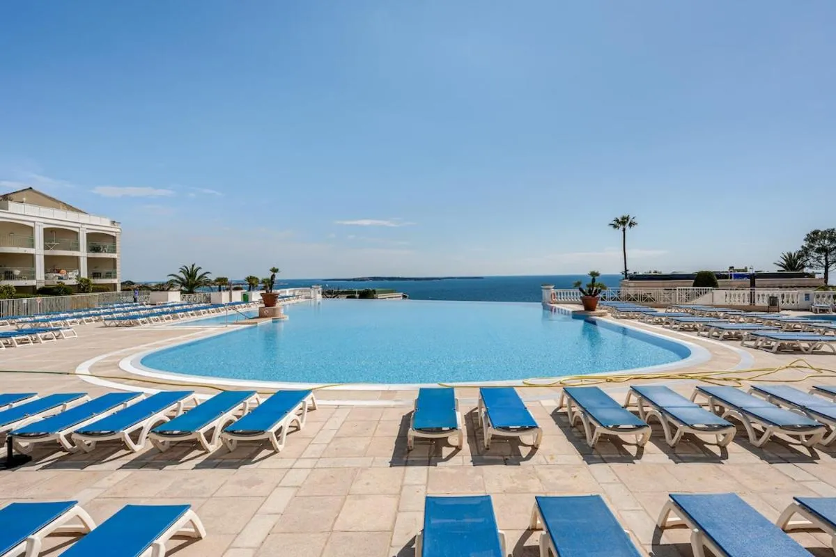 Image 6 of Apartment with Garden, Pool, Sea View and Parking