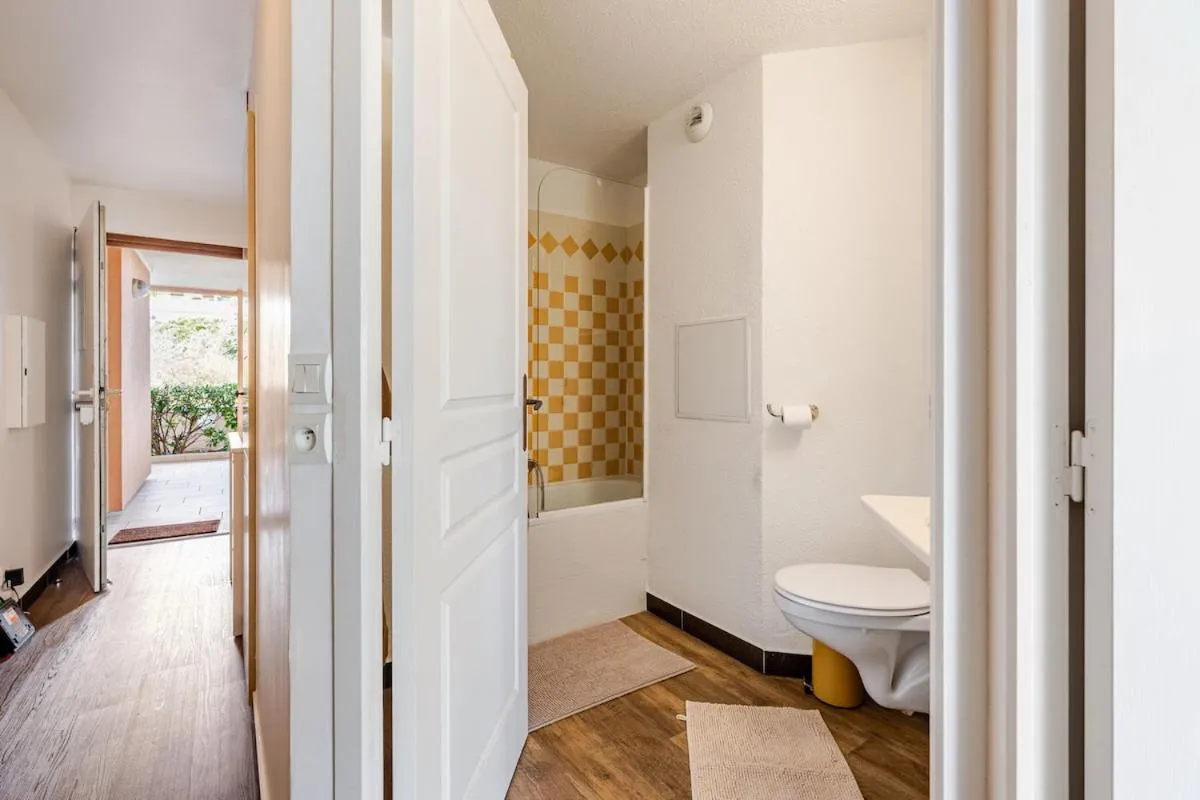 Image 2 of Apartment with Garden, Pool, Sea View and Parking