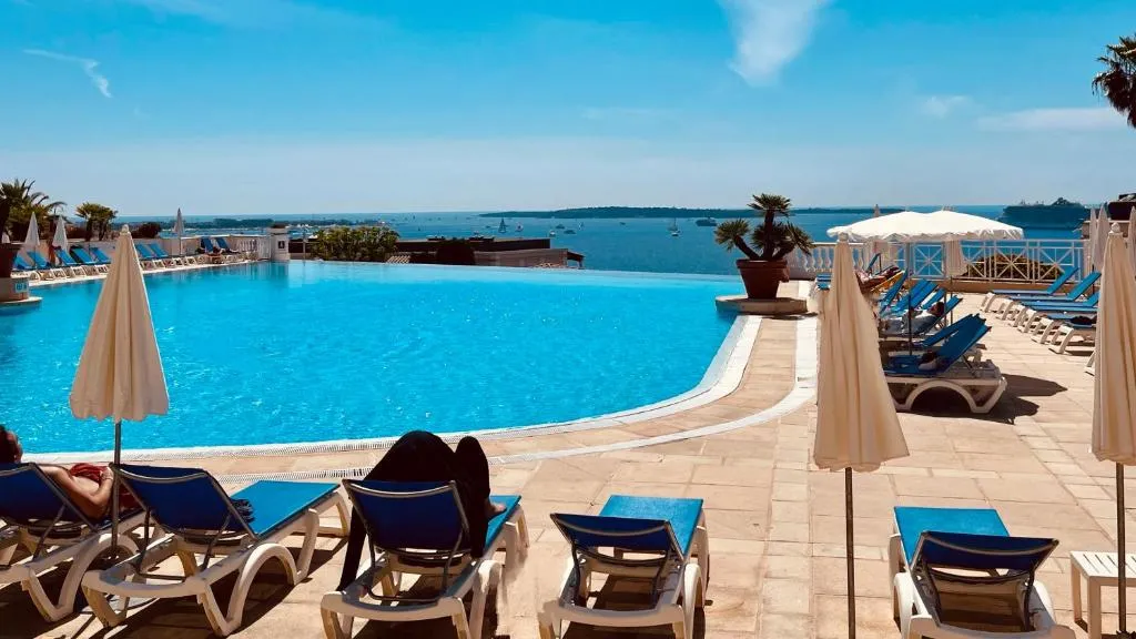 Image of Appart CANNES résidence piscine-parc-tennis