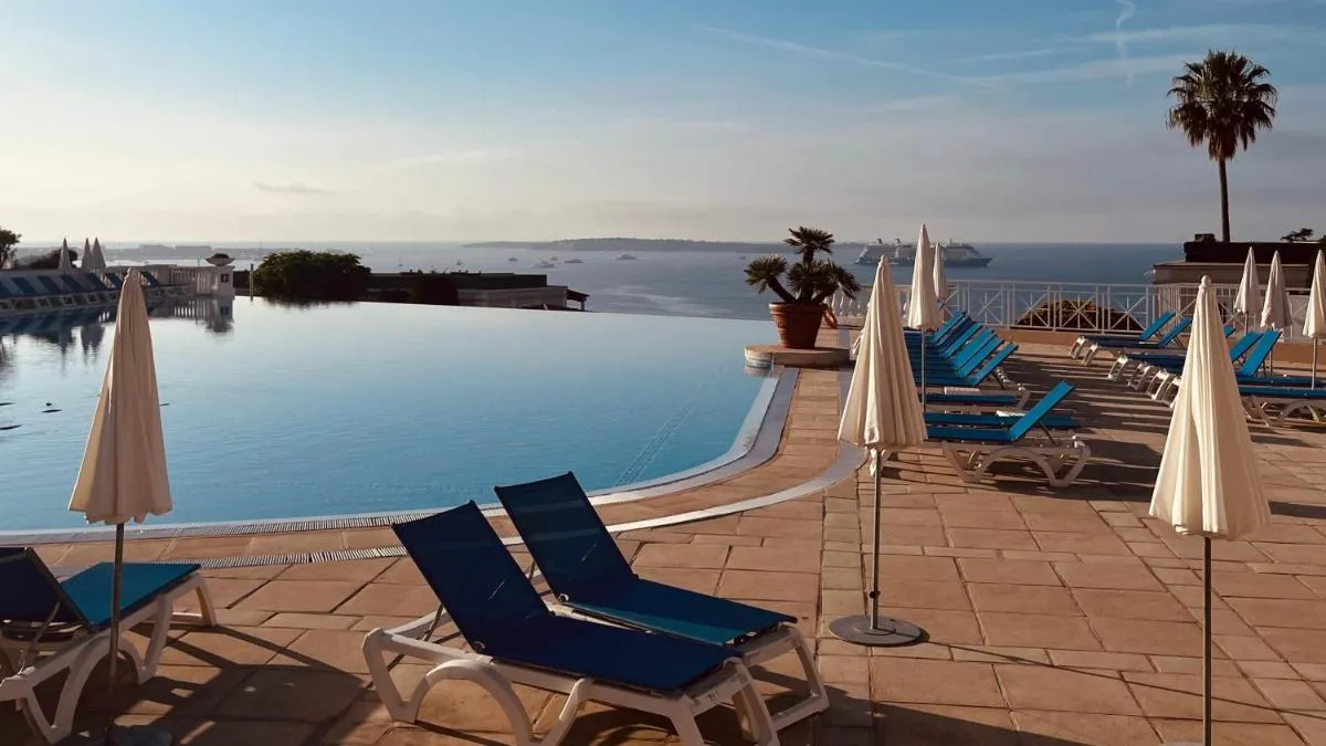 Image 2 of Appart CANNES résidence piscine-parc-tennis