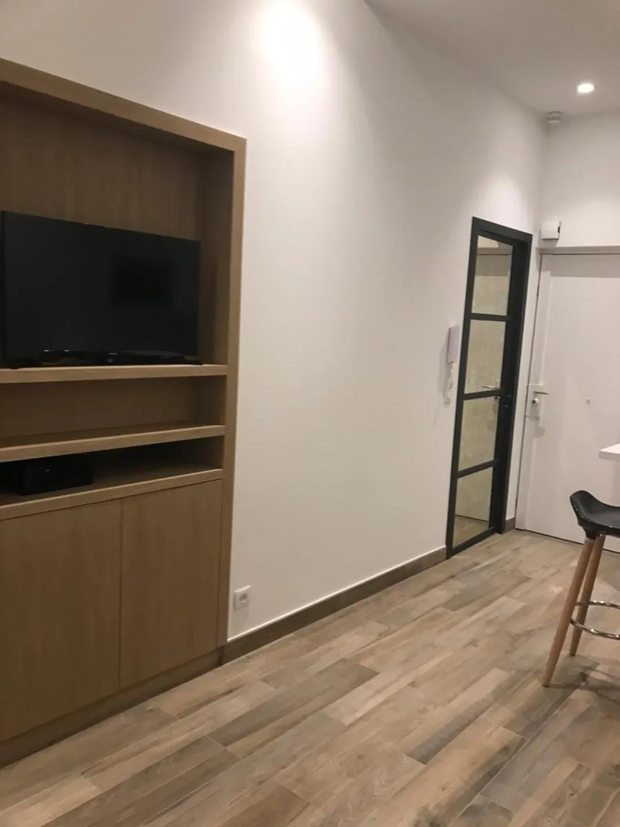 Image 4 of Appartement 2 Pièces Cannes Rue Hoche