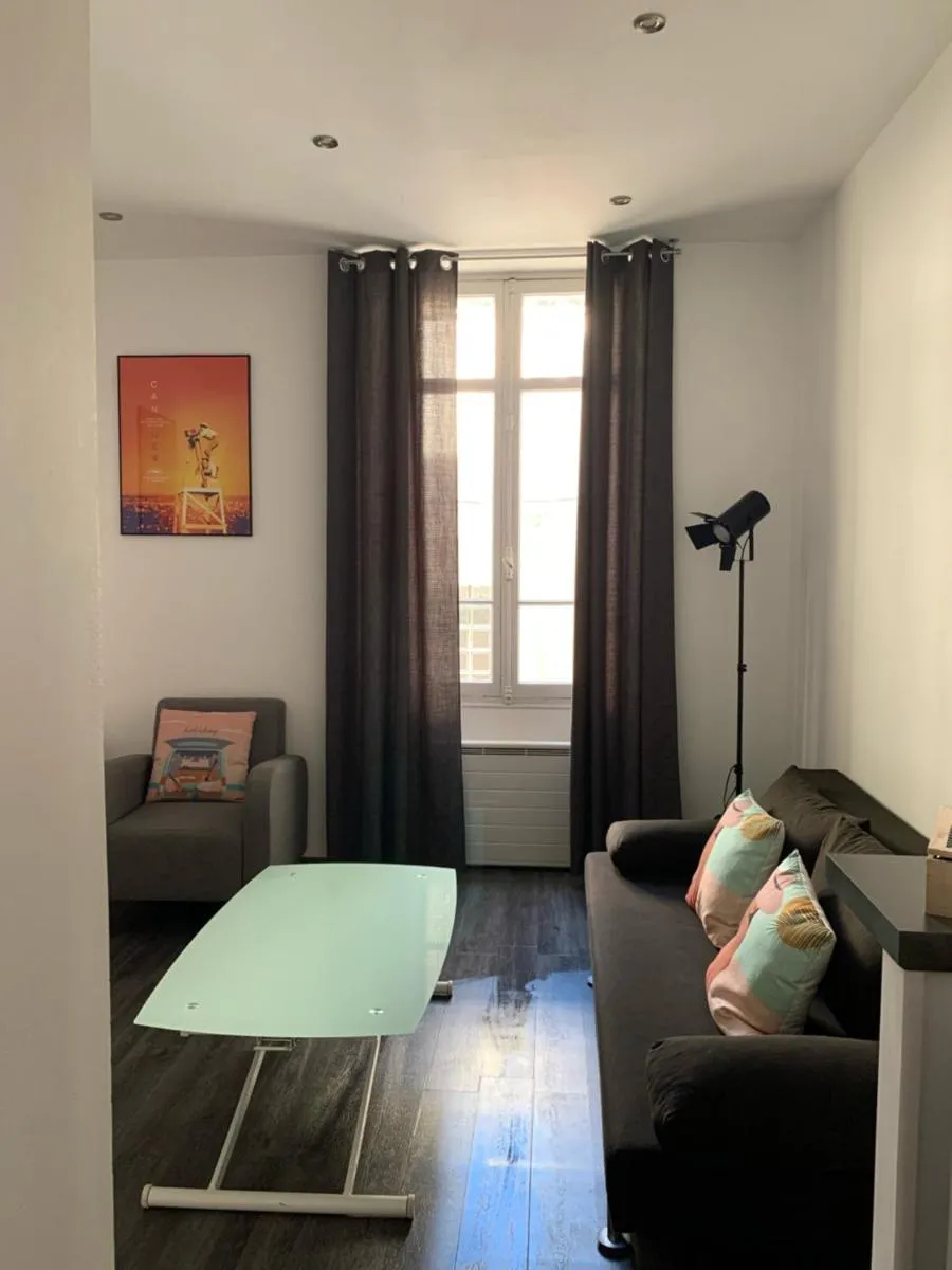 Image 2 of Appartement 2 pièces centre ville Cannes