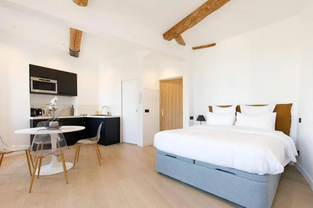 Image 1 of Appartement 33 m2 comme une junior suite – vue Port et Palais des festivals