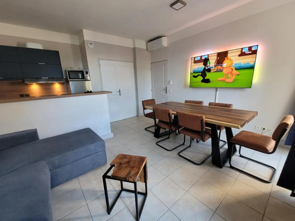 Image 5 of Appartement 3P dans Maison Bourgeoise – 6 personnes – Vue Mer – Parking