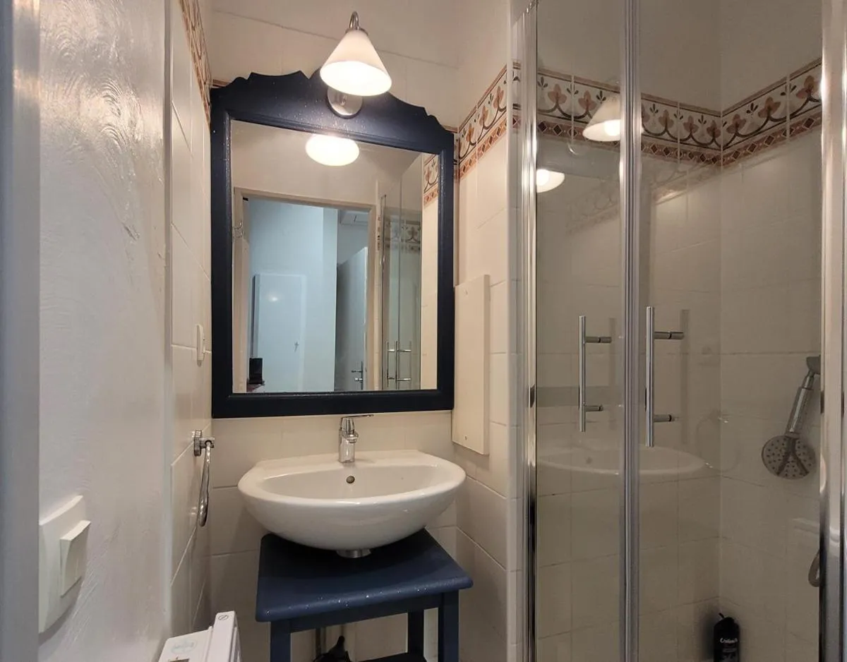 Image 2 of Appartement 3P dans Maison Bourgeoise – 6 personnes – Vue Mer – Parking