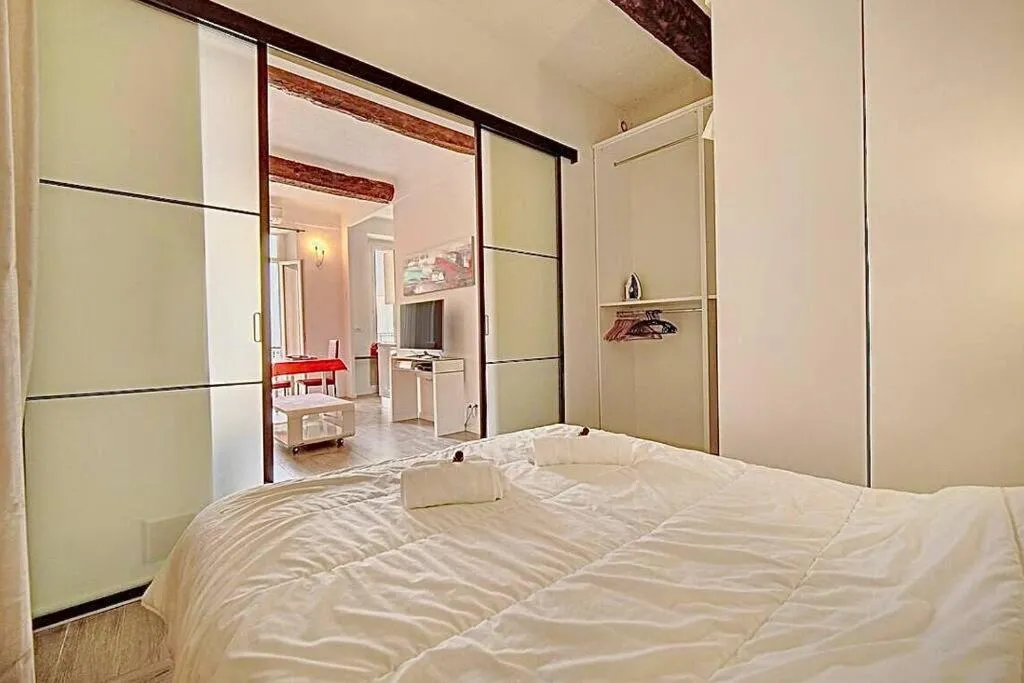 Image 1 of Appartement Cannes 1 chambre – 41H3