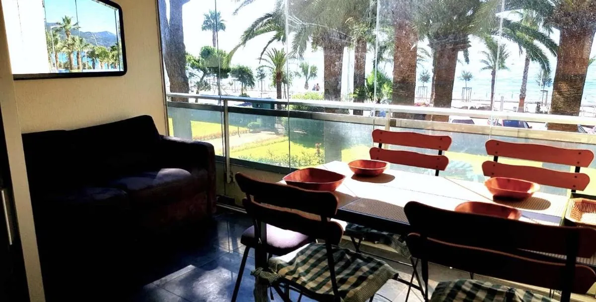 Image 1 of Appartement les pieds dans l’eau