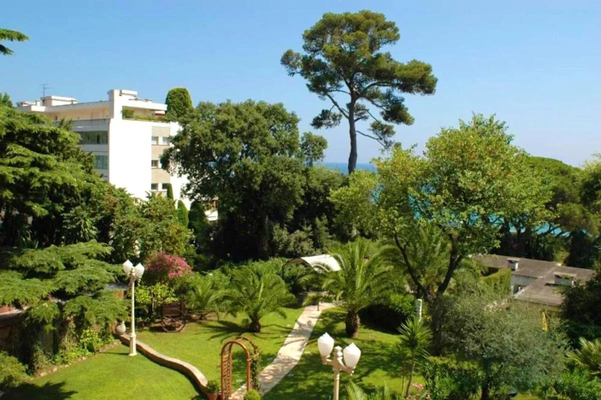 Image 6 of Appartement moderne à Cannes avec vue sur mer et montagne – 85 m²