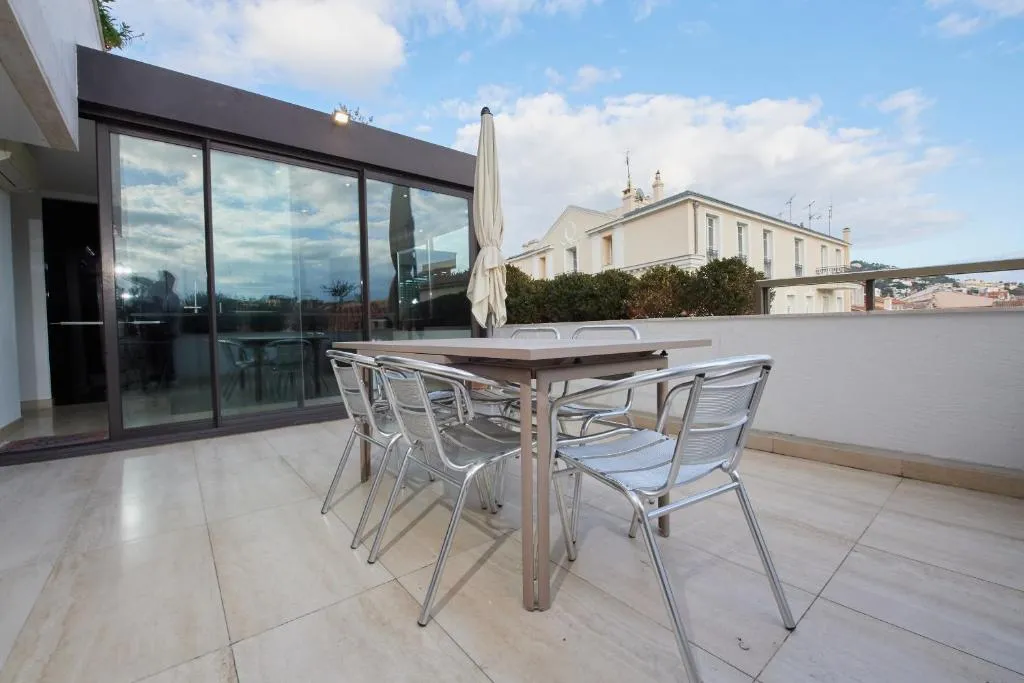 Image of Appartement privé vue mer Cannes centre Gray d’Albion