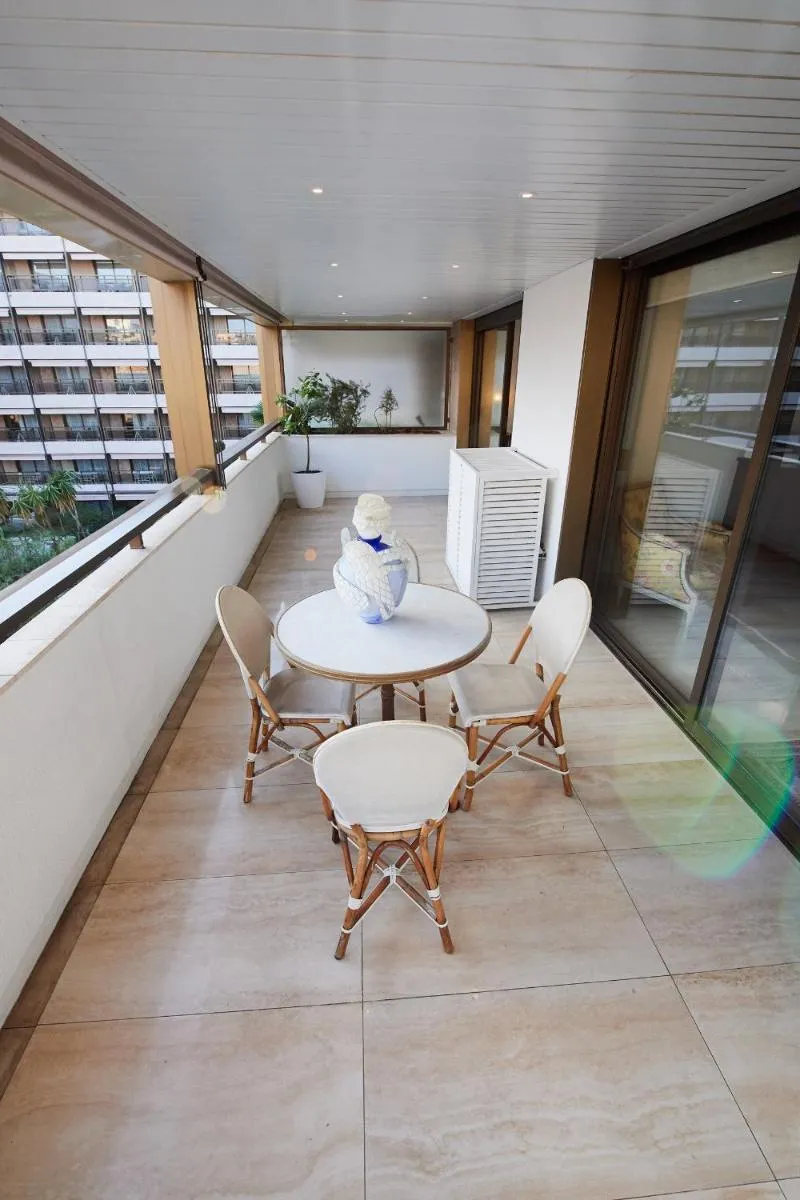 Image 4 of Appartement privé vue mer Cannes centre Gray d’Albion