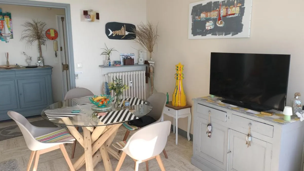 Image 4 of Appartement vue mer panoramique, plage 150M, terrasse, parking privé, clim