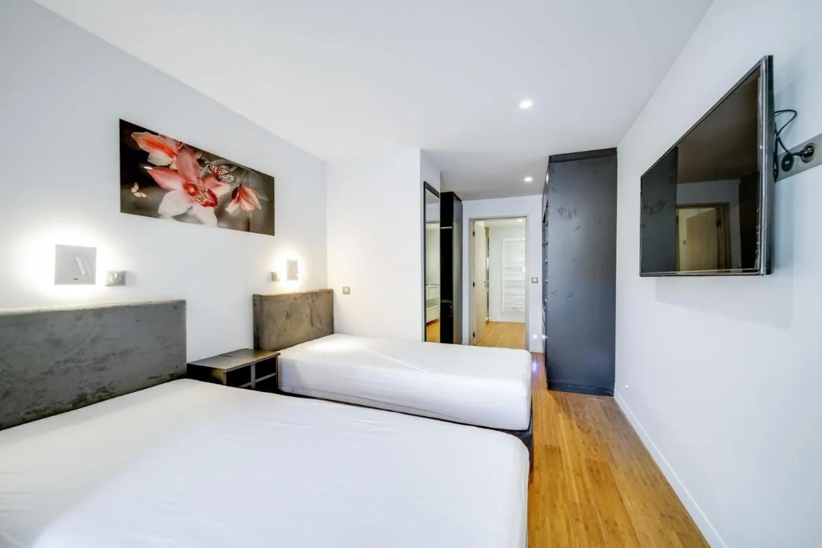 Image 1 of Appartements Croisette Grand Hôtel