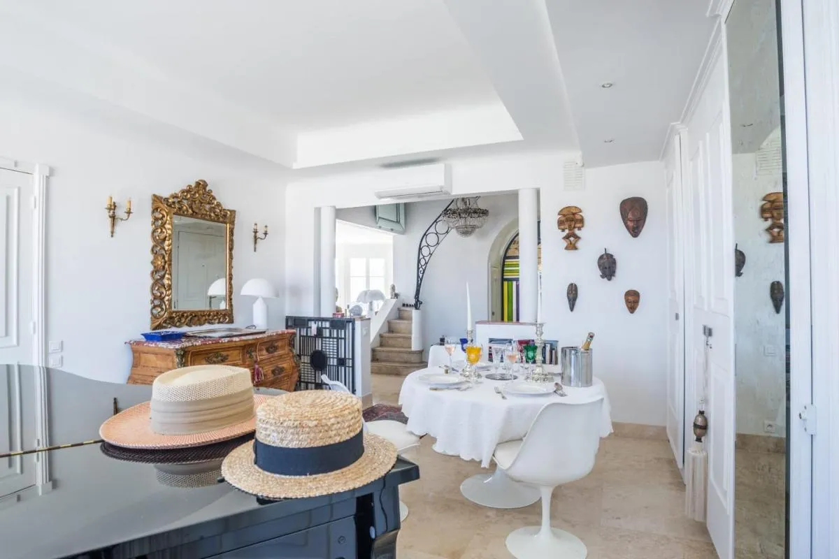Image 6 of Art Deco Luxury Apartment with Breath Taking View on Cannes Bay by Olidesi
