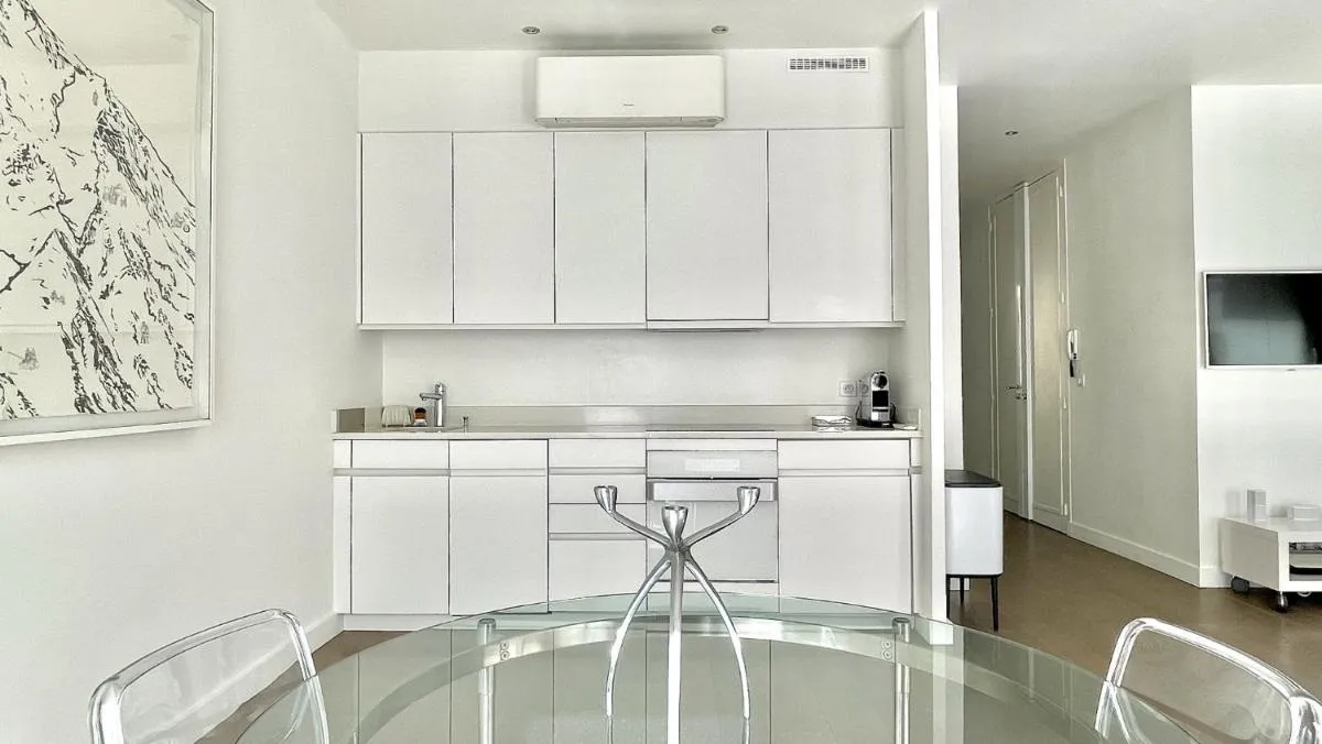 Image 3 of Arundel Croisette 100m Beach, Palais Free Parking AC Fibre