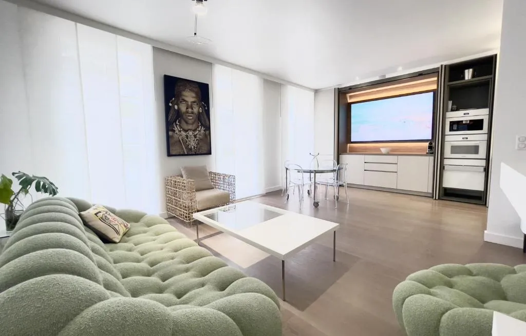 Image of Arundel Croisette 100m Beach, Palais Free Parking AC Fibre