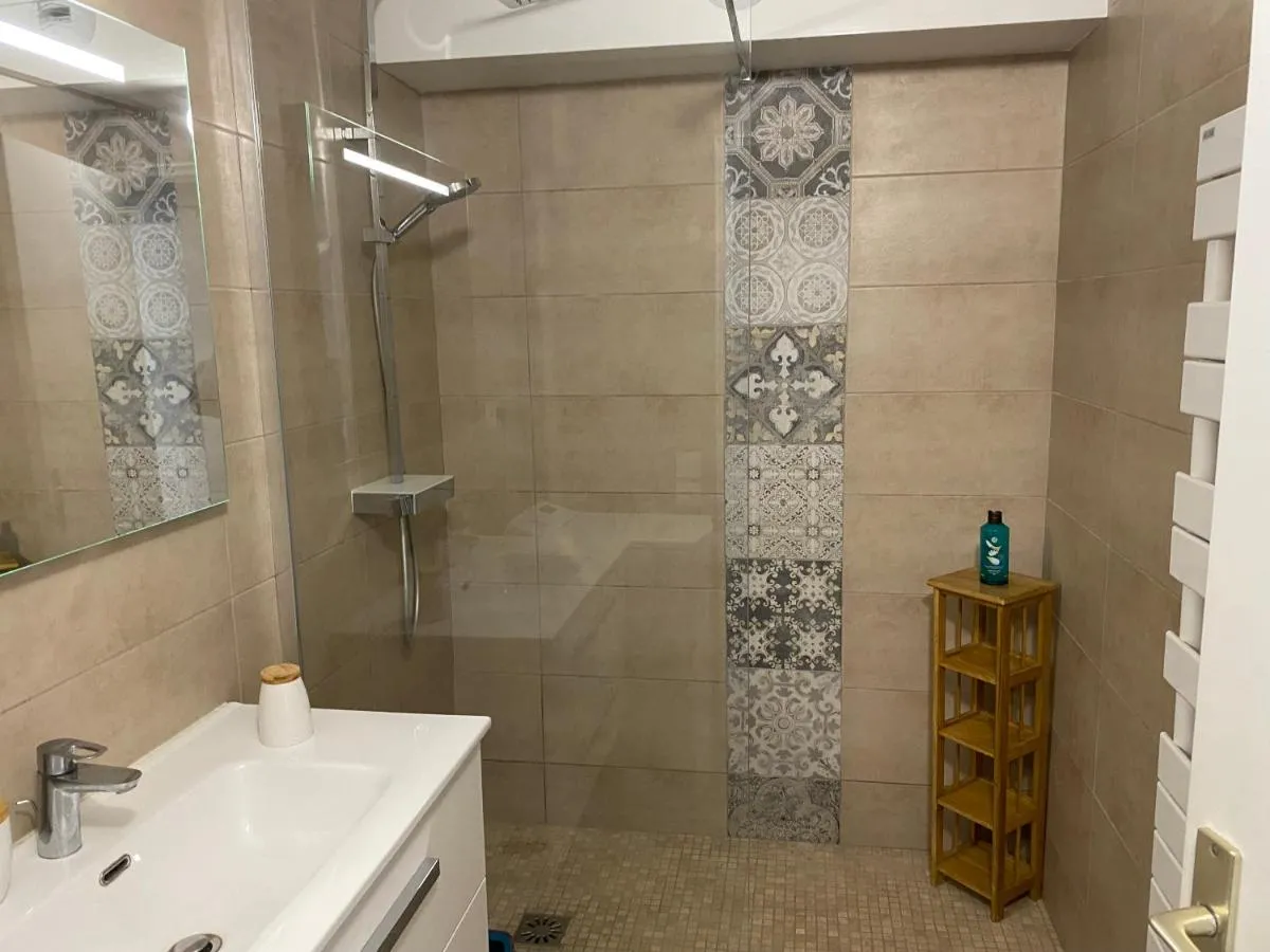 Image 2 of Aux terrasses de la mer