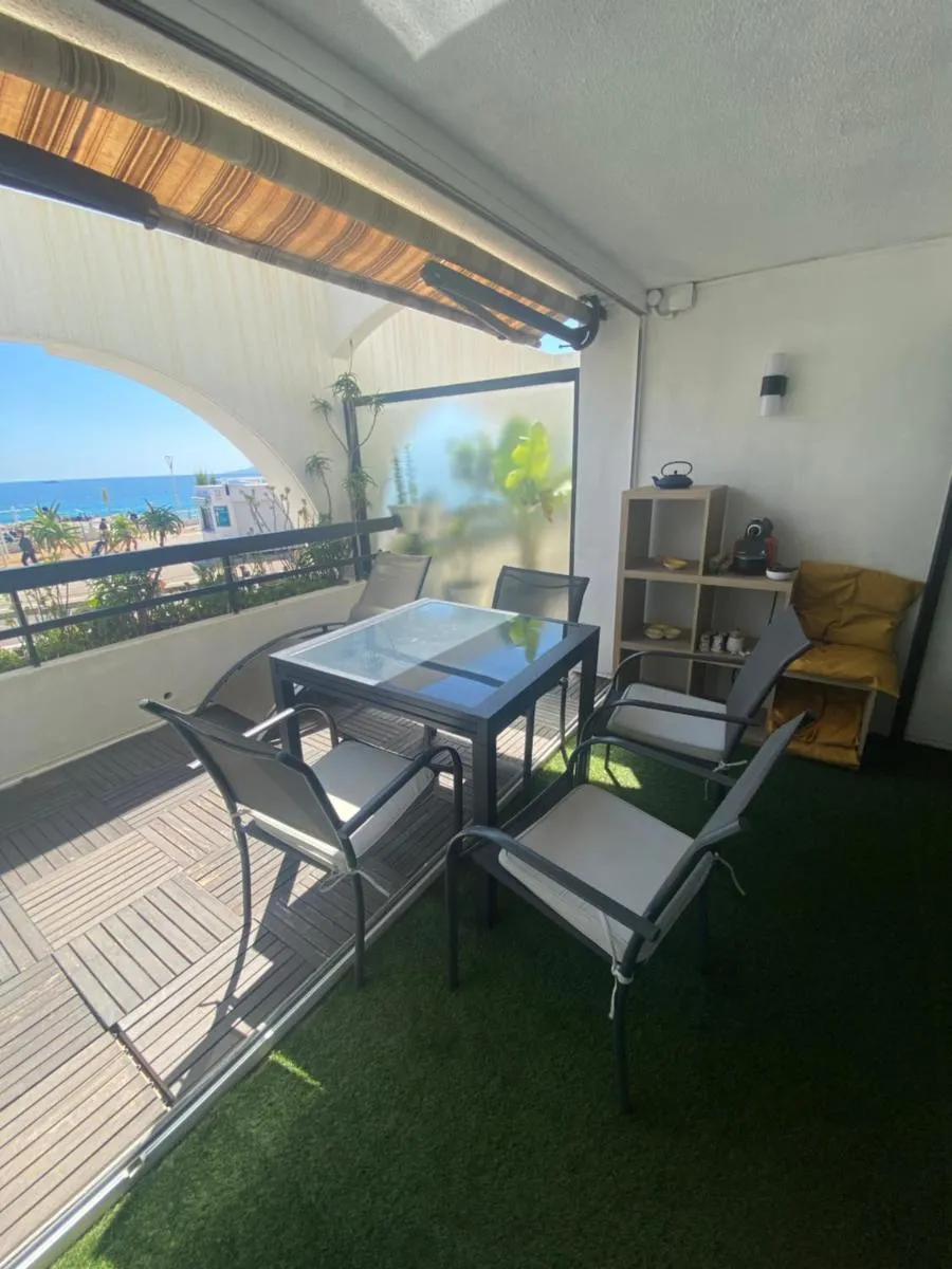 Image 3 of Aux terrasses de la mer