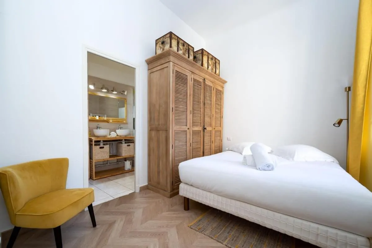 Image 5 of B027-Nice renovated apt near downtown – Cannes