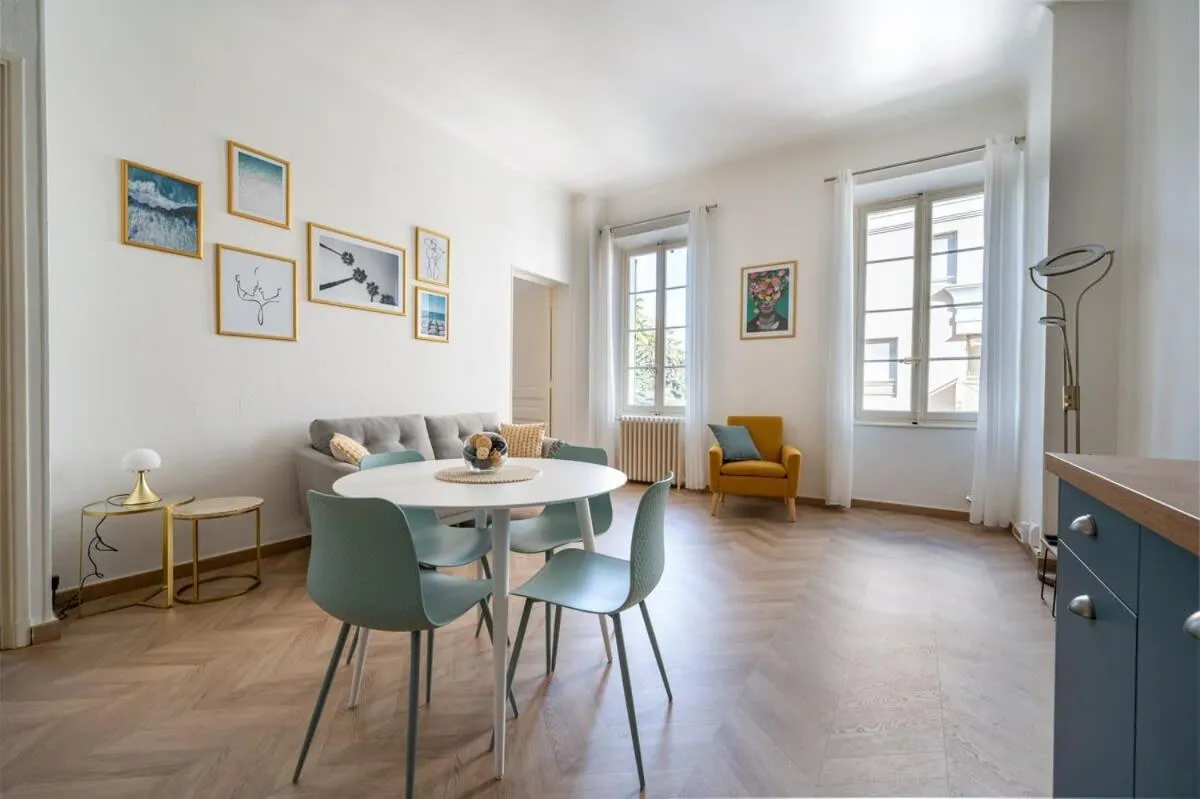 Image 3 of B027-Nice renovated apt near downtown – Cannes