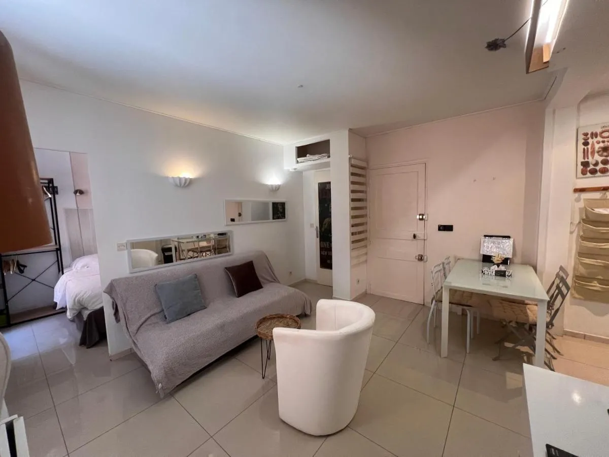 Image 3 of B031 2 chambres 6 personnes terrasse au centre historique