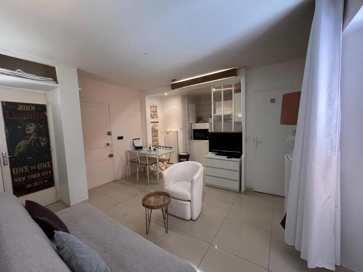 Image 4 of B031 2 chambres 6 personnes terrasse au centre historique