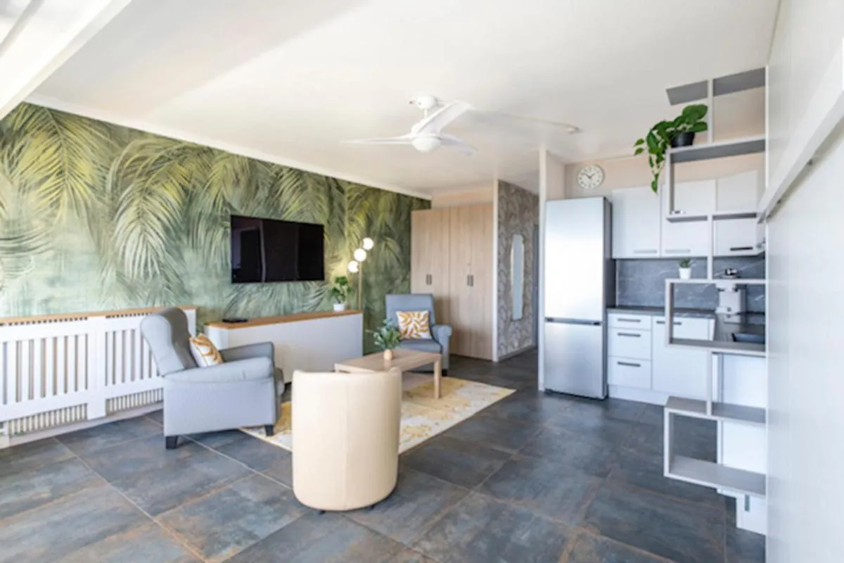 Image 4 of Beach Front Studio – Western Cannes